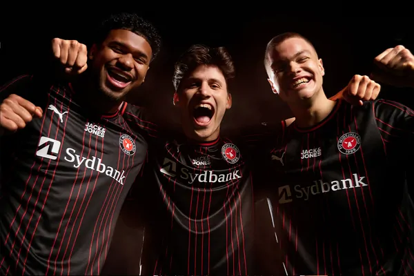 billede af home jersey og Europ jersey til design selv tryk