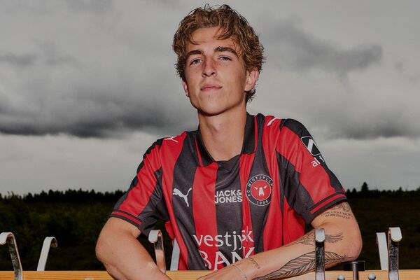 billede af home jersey og Europ jersey til design selv tryk